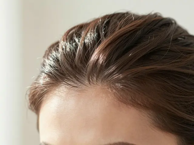 Co pomáhá na vypadávání vlasů u žen? Nejúčinnější metody a prostředky